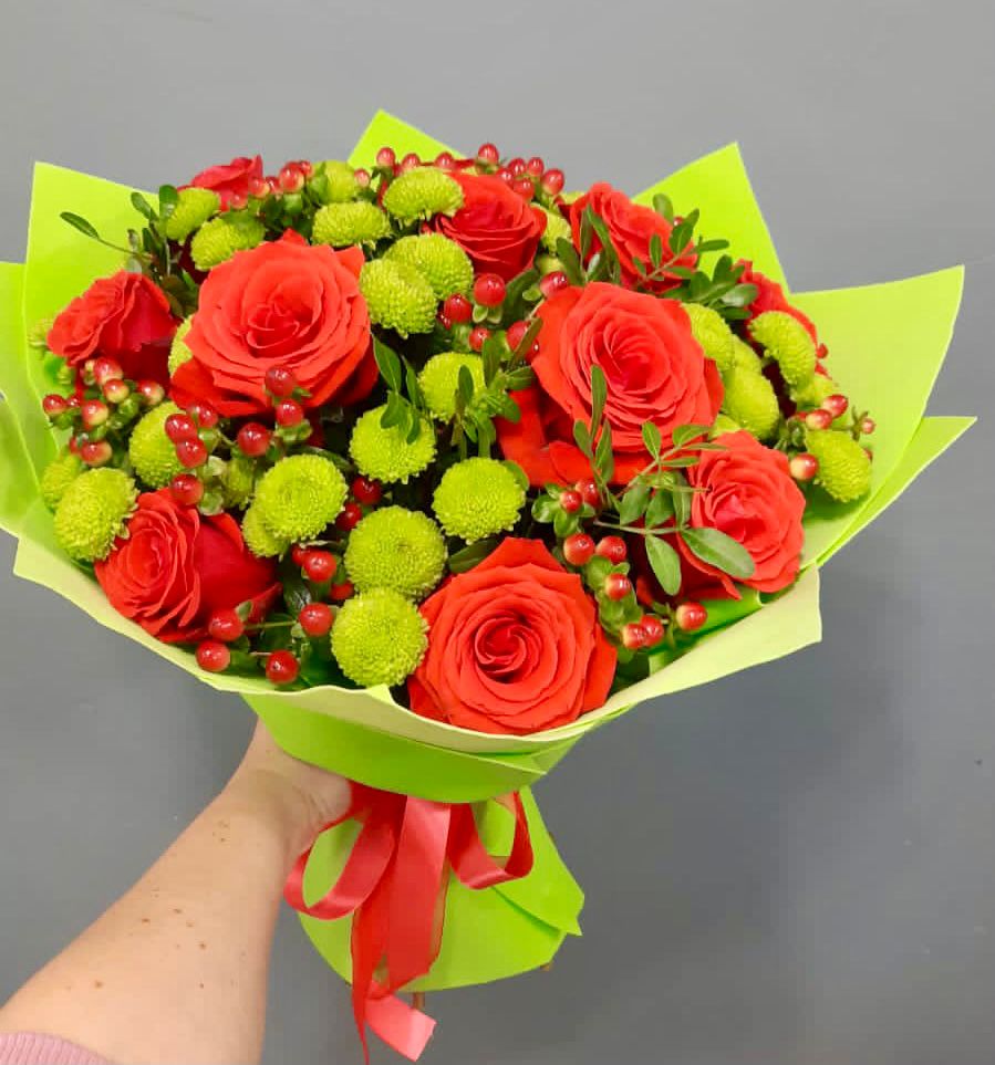 Букет цветов из: Хризантемы и Розы в Новоорске