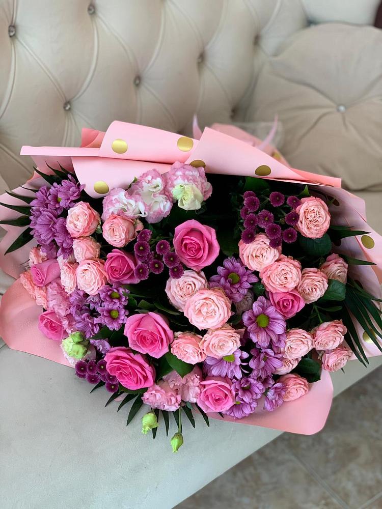 Букет цветов из: Хризантемы, Розы и Лизиантусы в Новоорске