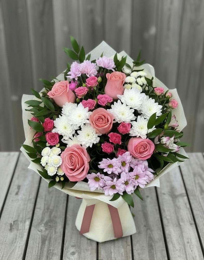 Букет цветов из: Альстромерии, Гвоздики, Розы и Хризантемы в Новоорске