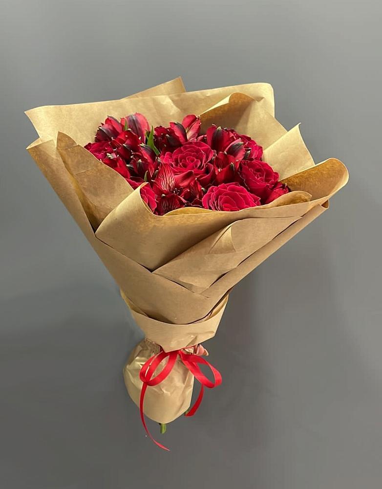 Букет цветов из: Альстромерии и Розы в Новоорске