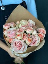 Букет цветов из:  Хризантемы и Розы в Новоорске