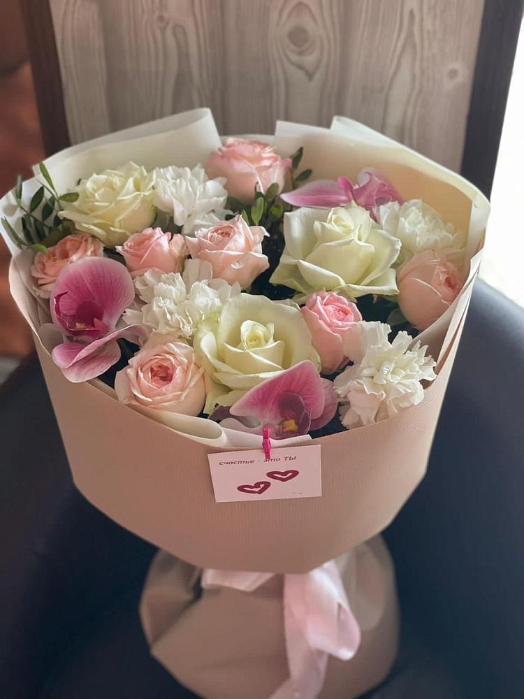 Букет цветов из: Орхидеи, Розы и Гвоздики в Новоорске