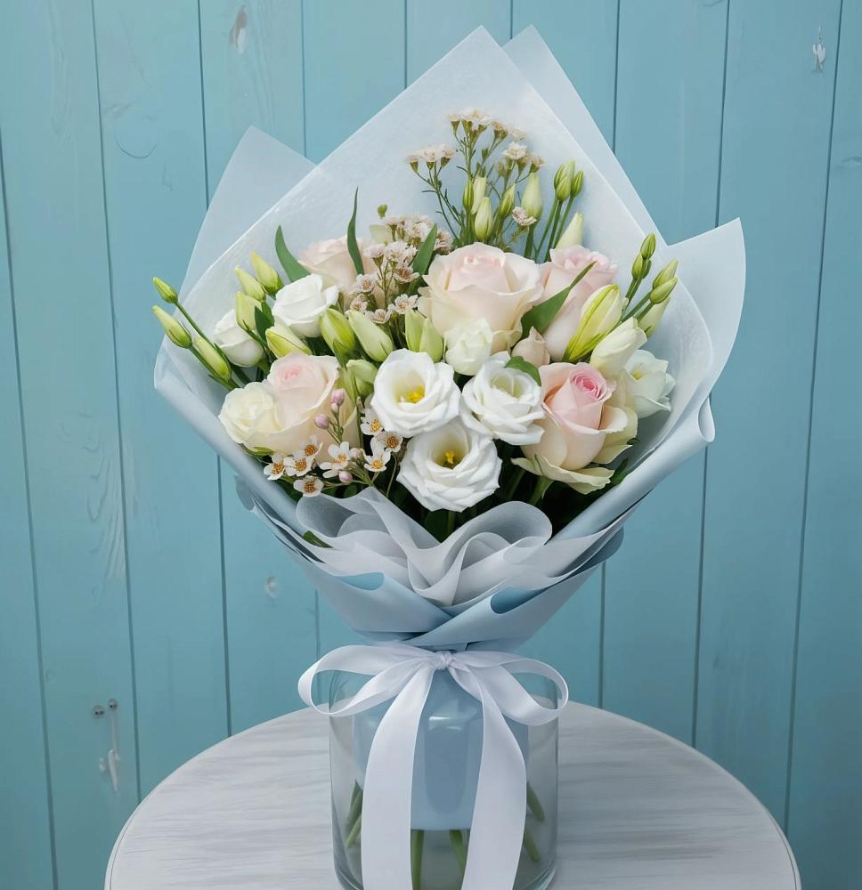 Букет цветов из: Розы и Лизиантусы в Новоорске