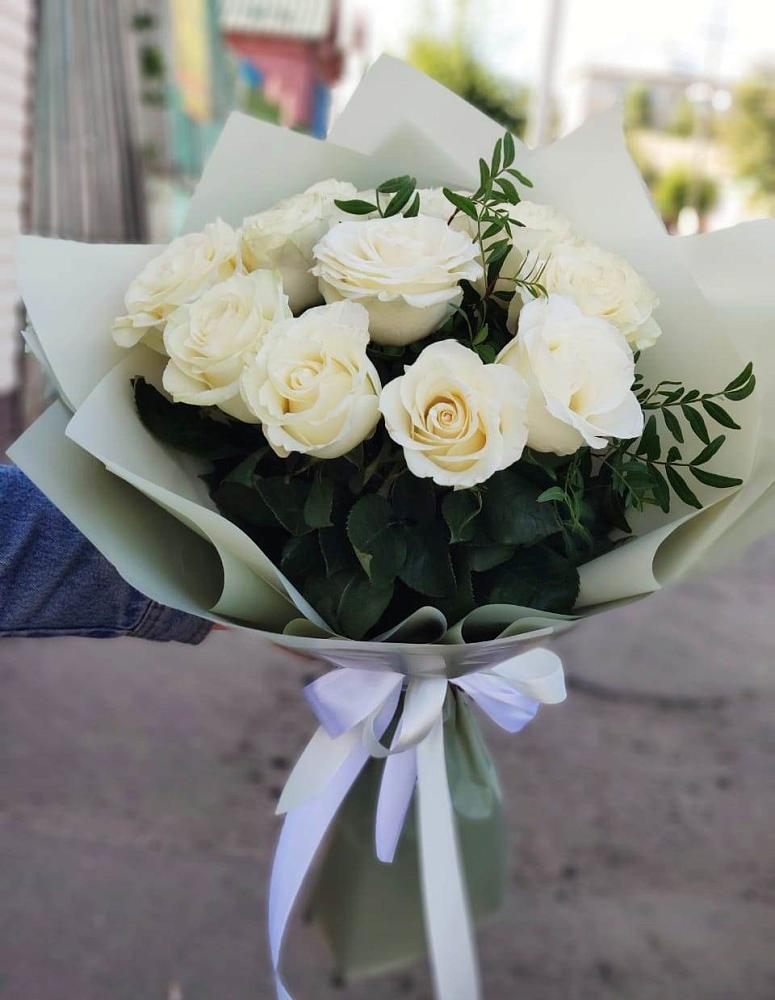 Букет Белые розы Проуд в Новоорске