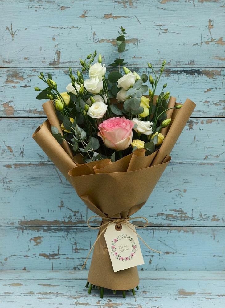 Букет цветов из: Розы и Лизиантусы в Новоорске