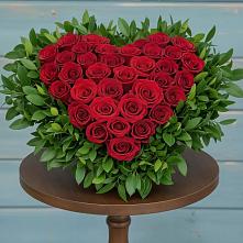 Цветочная композиция из Розы в виде сердца в Новоорске