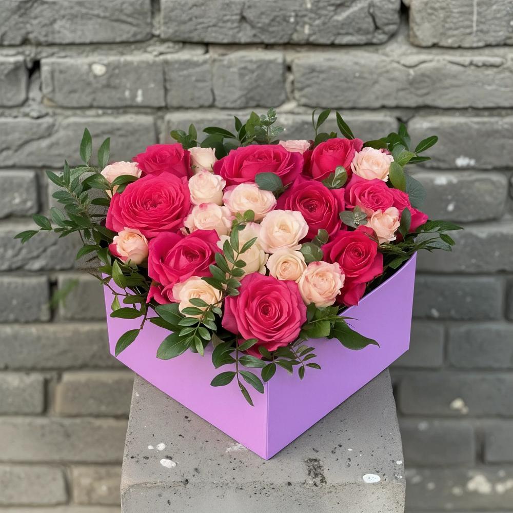 Цветочная композиция из Розы в коробке в Новоорске