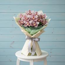 Букет цветов из:  Орхидеи и Розы #REPLACE_PRED# Новоорске