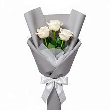 Букет 3 белые розы в Новоорске
