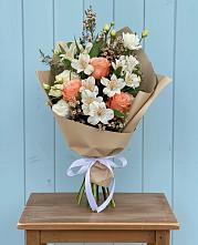 Букет цветов из:  Альстромерии, Лизиантусы, Розы и Хризантемы #REPLACE_PRED# Новоорске