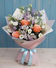 Букет цветов из:  Лизиантусы, Розы, Альстромерии и Гипсофила в Новоорске