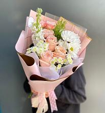 Букет цветов из:  Хризантемы и Розы в Новоорске