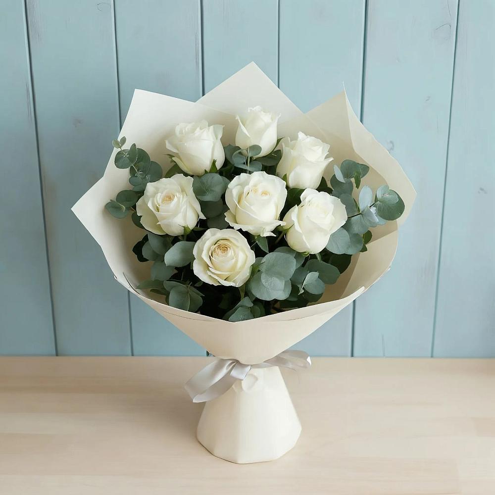 Букет Белые розы в Эвкалипте в Новоорске