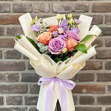 Букет цветов из:  Лизиантусы и Розы в Новоорске
