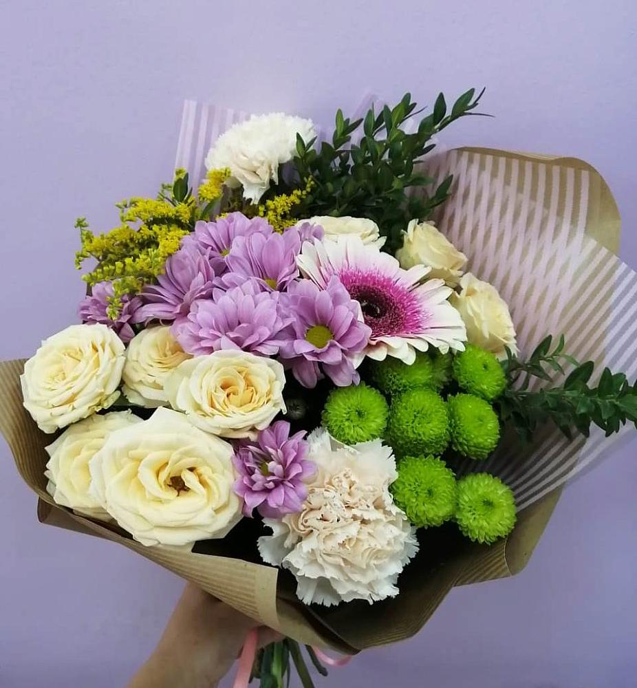 Букет цветов из: Хризантемы, Розы, Гвоздики и Герберы в Новоорске