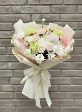 Букет цветов из:  Гвоздики, Розы, Лизиантусы и Хризантемы в Новоорске
