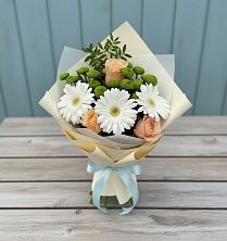 Букет цветов из:  Герберы, Розы и Хризантемы в Новоорске