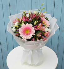 Букет цветов из:  Герберы, Альстромерии и Лизиантусы в Новоорске