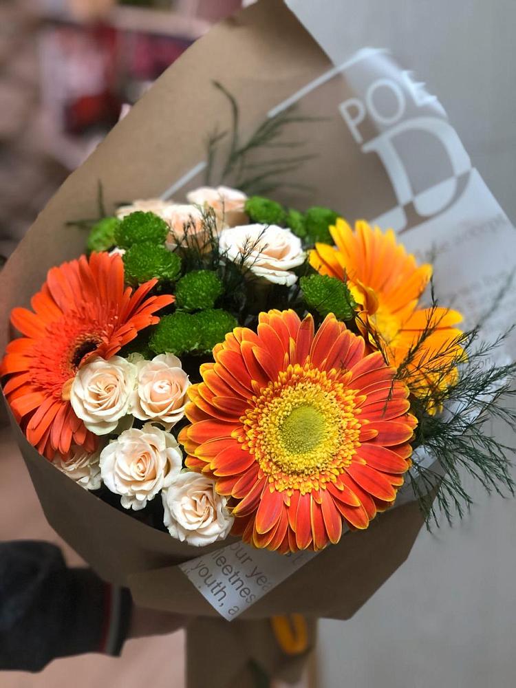 Букет цветов из: Герберы, Хризантемы и Розы в Новоорске