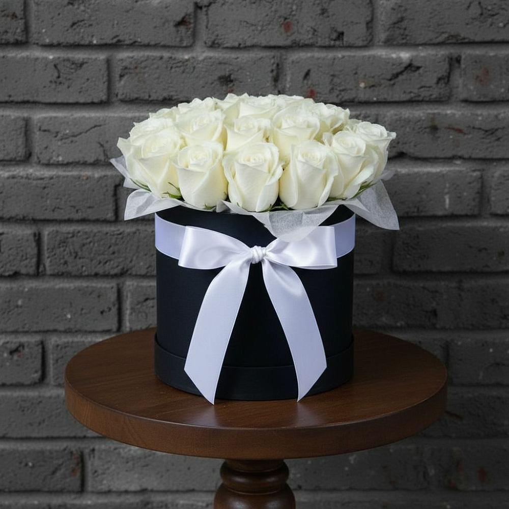 Цветочная композиция из Розы в шляпной коробке в Новоорске