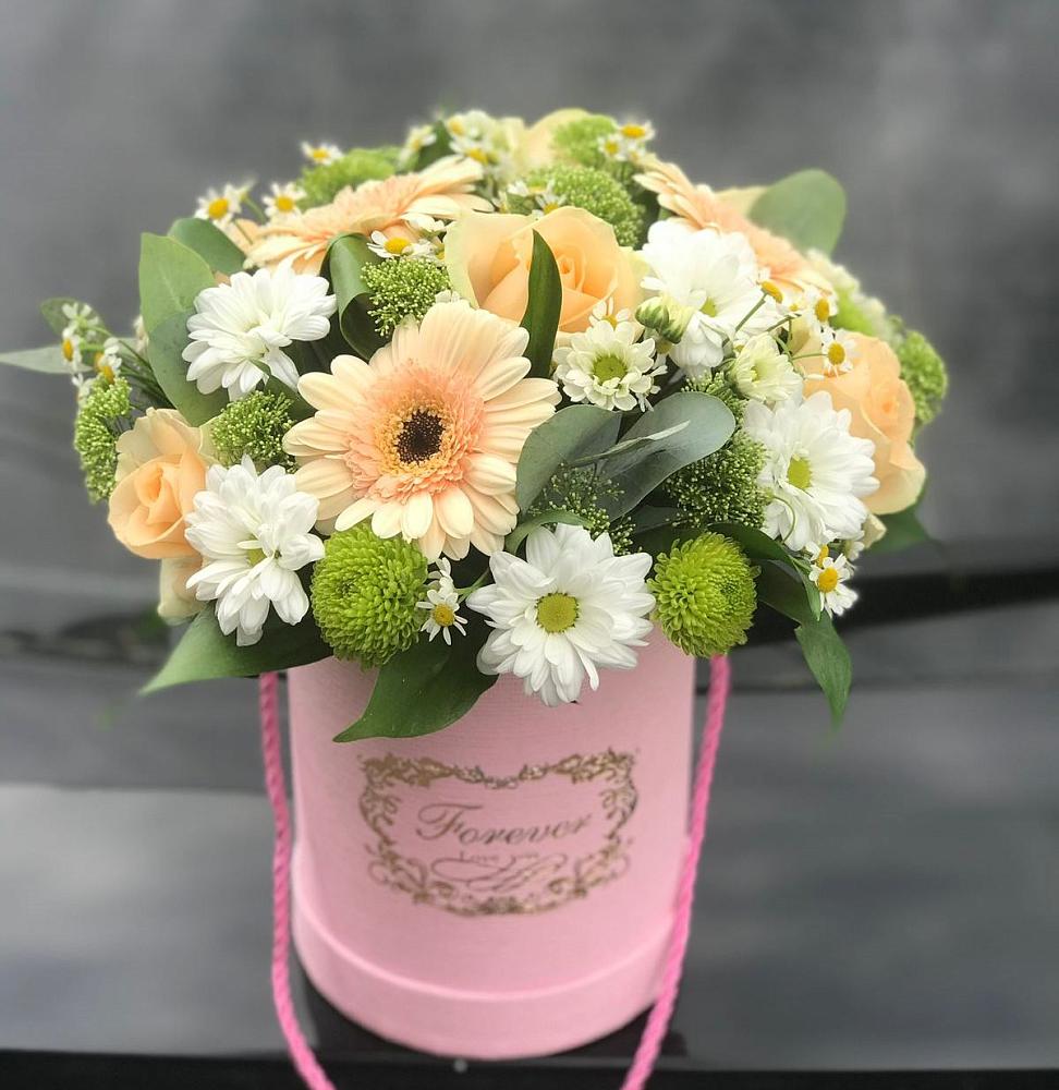 Цветочная композиция из Розы, Герберы и Хризантемы в шляпной коробке в Новоорске