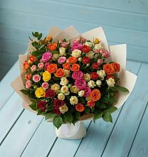 Букет Микс из разноцветных кустовых роз в Новоорске