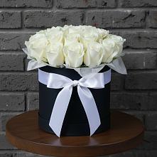 Цветочная композиция из Розы в шляпной коробке в Новоорске